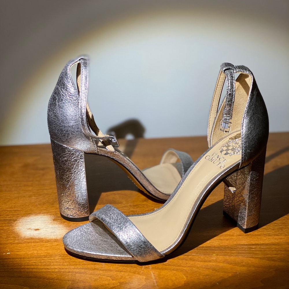 NWOT Vince Camuto silver Mariana block heel